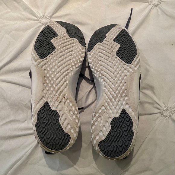 Nike size 8.5 Women's Runners - Picture 4 of 4